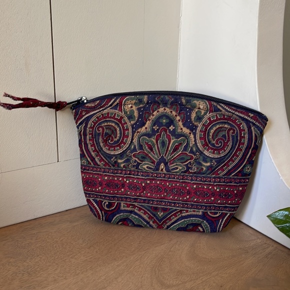 EUC Vera Bradley Vintage Retired Lined Zippered Cosmetic Pouch - Picture 2 of 5